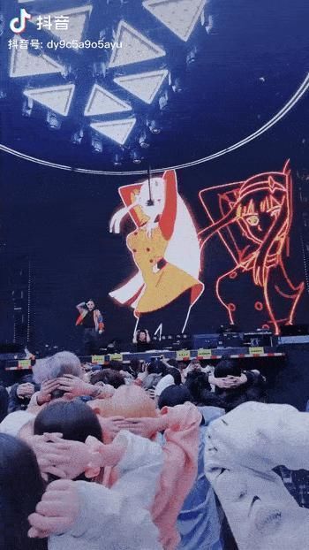 二次元|那些在抖音出圈的二次元元素,尬得我用脚抠出了三室一厅