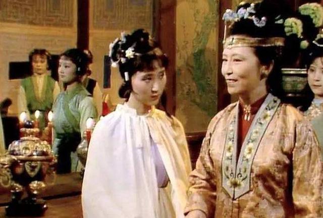 林黛玉&林黛玉初进贾府“步步留心”,体现在哪里?用五个场景告诉你