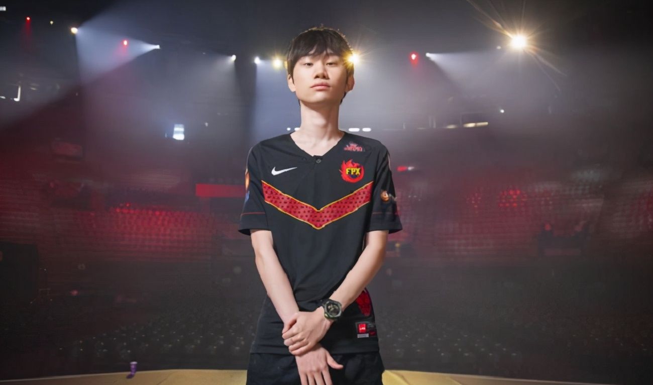 LPL|LPL：旧梦透露WE一队打Nest，刘青松谈Doinb的地位