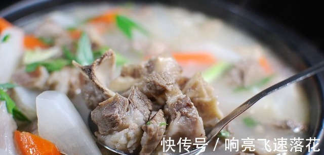 炖羊肉汤,这4种调味料缺一不可!许多人不知道,难怪又腥又难吃!