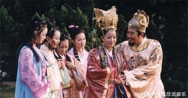 大臣|草根皇帝作诗一首,大臣差点笑喷,读出后两句大臣连连下跪