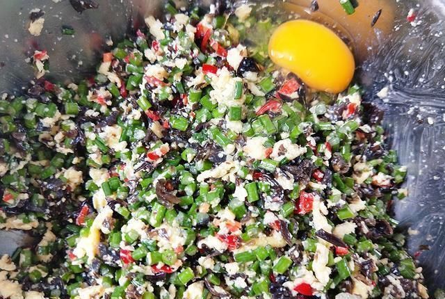 这菜用来包饺子特鲜香,比芹菜鲜嫩,比茴香更香,再不吃就等明年