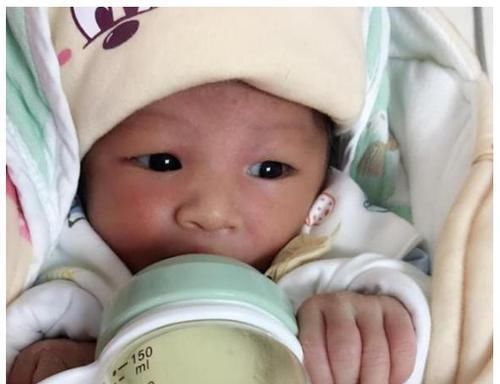 妈妈|从小喝“母乳”和不喝“母乳”的孩子,长大后差别太大了