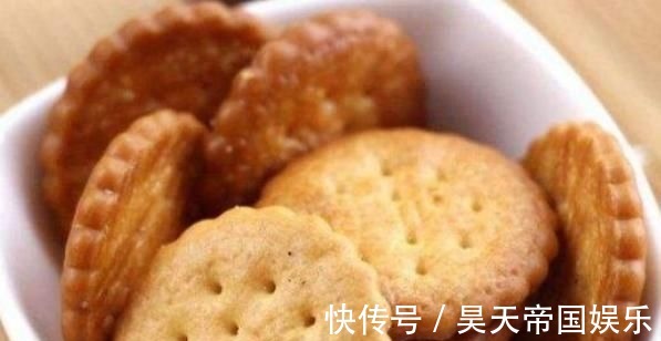 高血压|以下6种食物含有“盐”，很多人不清楚，高血压患者万万别吃！