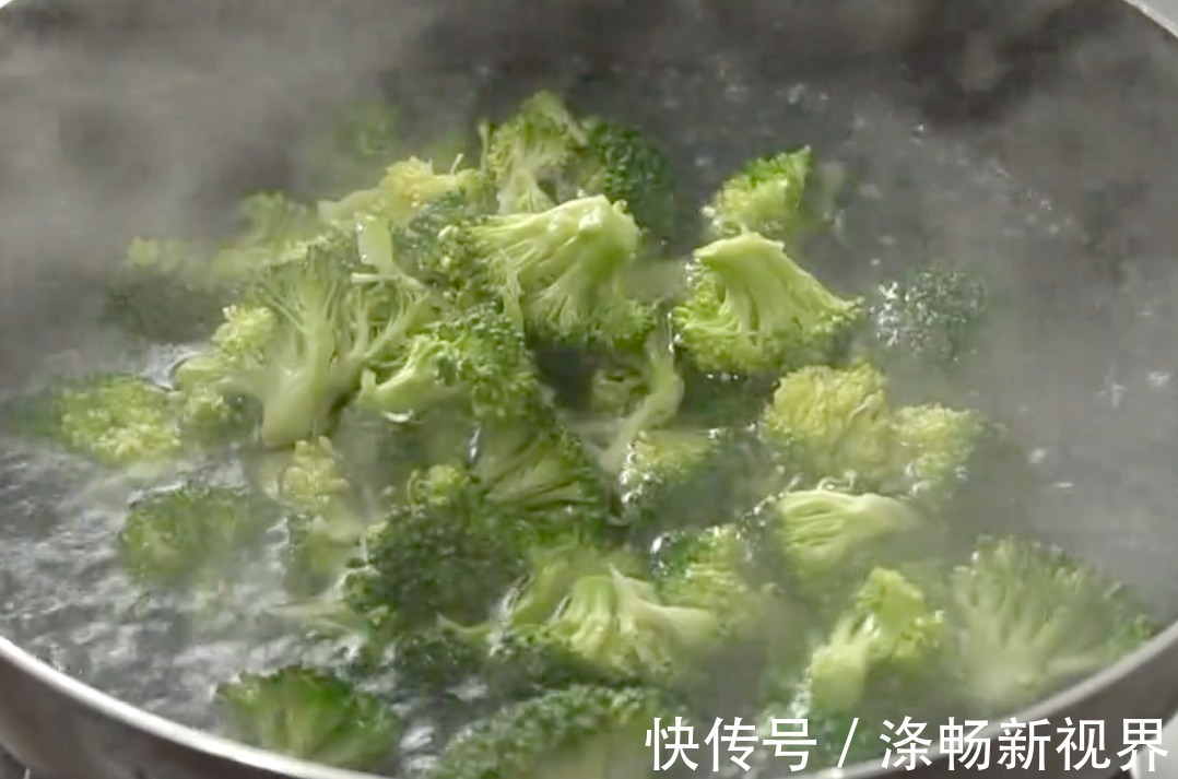 西兰花|西蓝花又出新吃法,不炒不炖不凉拌,做法简单,鲜香美味,超好吃