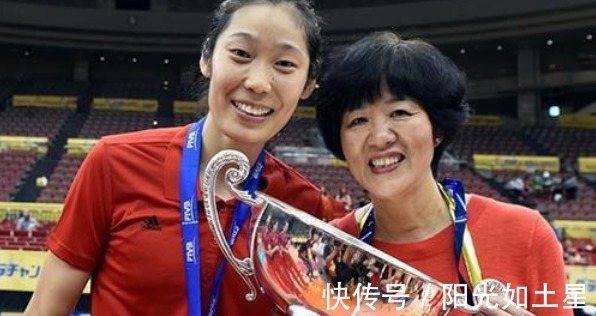 郎平|郎平孙女长大了!长相神似蔡依林,女排未来核心将接班朱婷!