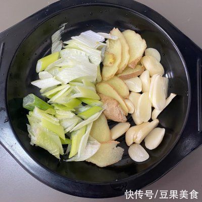 十三香|把全家人征服的重庆鸡公煲(五香版),好吃到过分