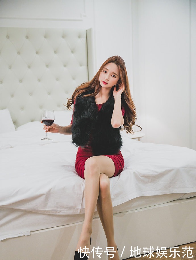 a6462|一抹红色连衣裙的金发小姐姐风情万种