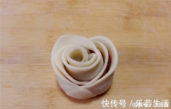 胡萝卜碎|饺子“新包法”，刚上桌儿子就抢着吃，直呼太有创意了！真香！