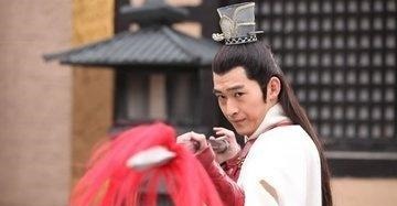 兴唐传@苏烈暗箭射死伍天锡,此将大怒一枪把他刺透,至此结下三代冤仇