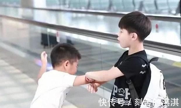 小男孩|男童耳朵难受,去检查才发现耳朵里长了蛆,有些恶作剧家长要制止