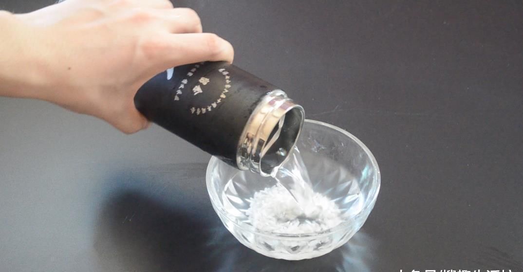 保温杯|保温杯太深不好清洗, 教你一招, 不用洗涤剂, 细菌污垢洗得干干净净