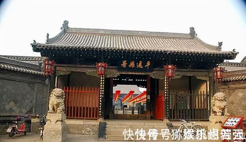 证人#一妇女命案报官,县令:可有证人?妇女:有只公狗!县令:这好办