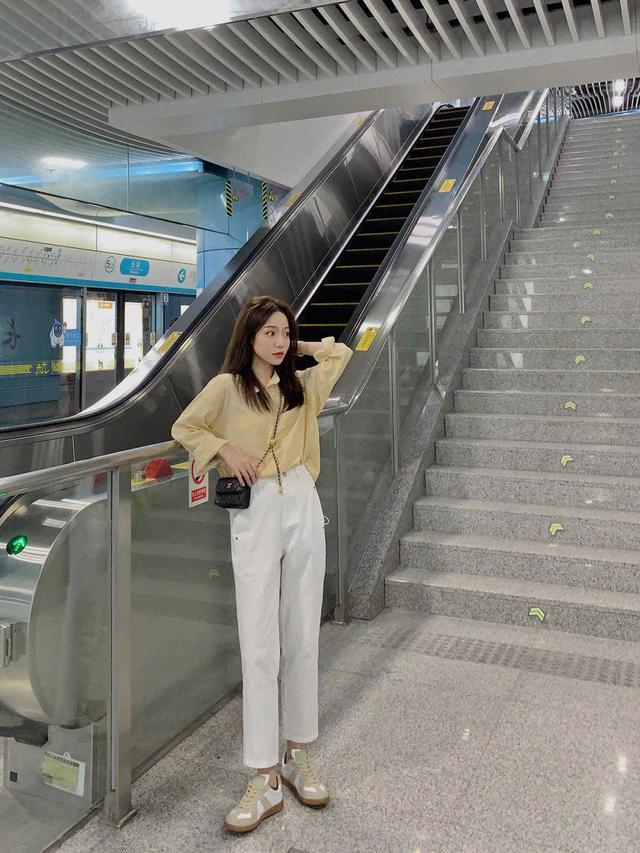 牛仔裤|快舍弃你的“牛仔裤”吧!今年夏天更流行这几款单品,时髦又百搭