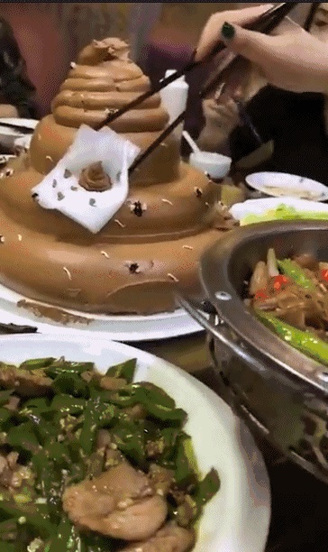 |搞笑GIF:幸亏反应快 不然被老婆发现就麻烦了