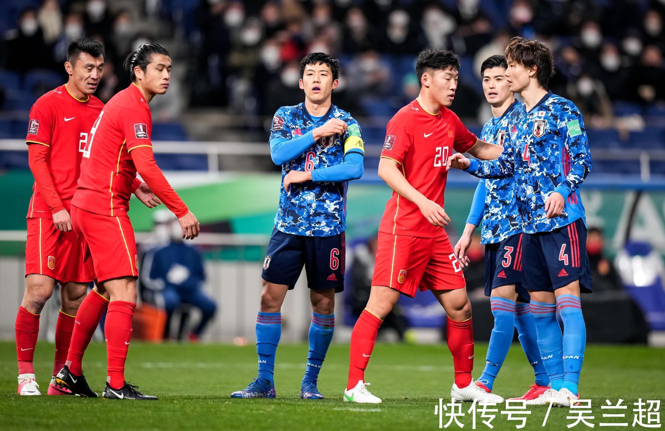 韦世豪|李霄鹏最大败笔,黄健翔当场叹气!5分钟后证明国足大帅彻底错了