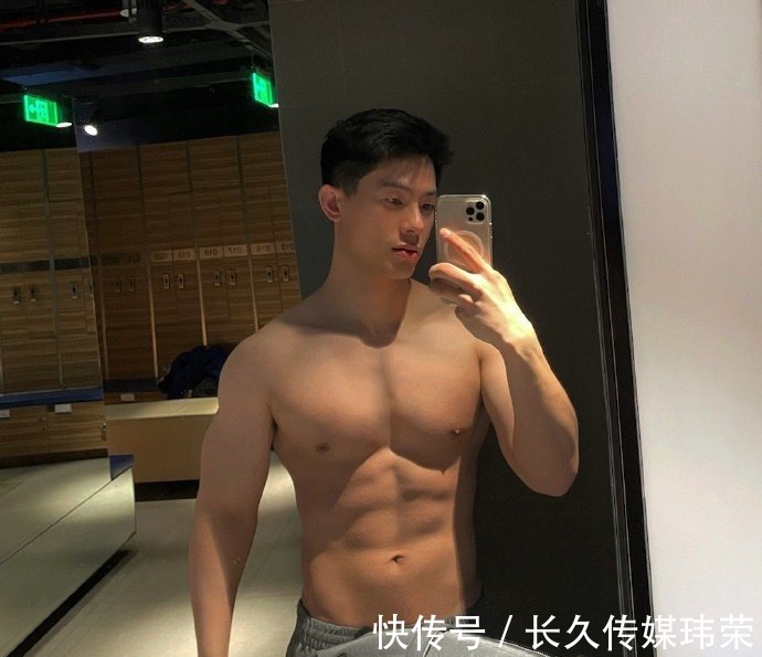 健身|满身肌肉的杭州大男孩，精致帅气，健身锻造出漂亮胸肌人鱼线！