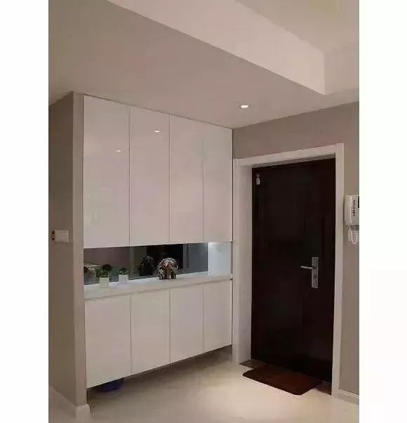 玄关|门口只放个鞋柜好浪费!装一个柜子实用得很!