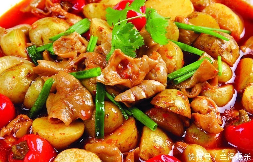 满嘴|这样做土豆烧肥肠,肥肠软糯土豆入味儿,香辣可口,满嘴流油