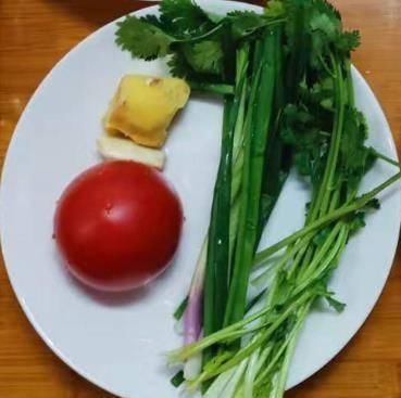 酸酸爽爽白条鱼汤,简简单单享受生活!