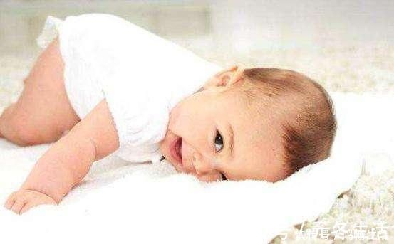 手指|宝宝满百天后身体大变化,妈妈多让娃做五件事,让孩子聪明又健康