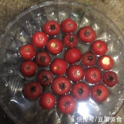 这道冰糖葫芦到底是谁发明的，我吃了半碗都不解谗