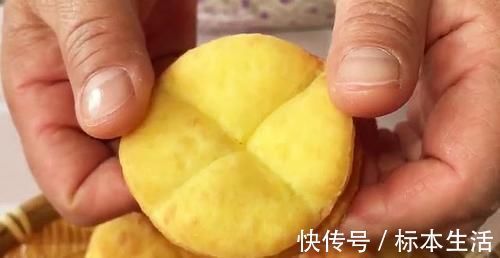 油饼|早餐不要出去买了，面粉里加1个鸡蛋，筷子一搅，2分钟就能吃