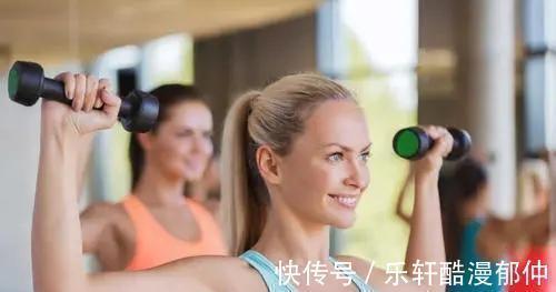 增肌|哑铃应该如何锻炼学会4大动作,可帮你进一步练出肌肉线条