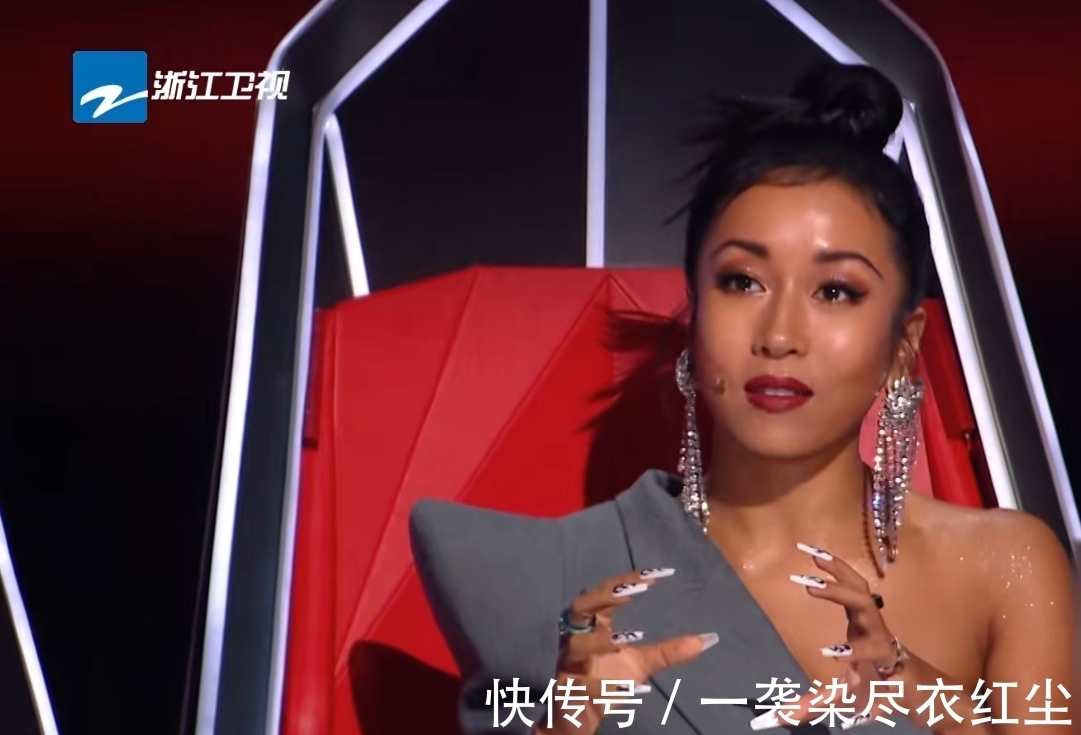 导师|中国好声音：小导师表现各不同，黄霄云存在感较低，张碧晨很自然