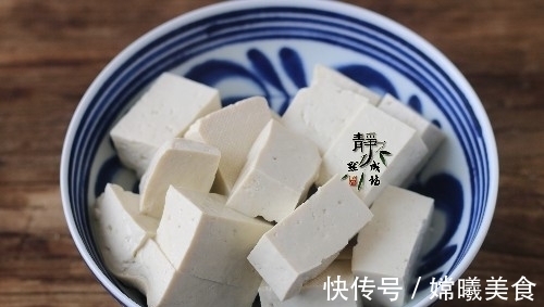 中午用2两肉炖了1锅菜,汤鲜菜香,无肉不欢的老公也抢着吃