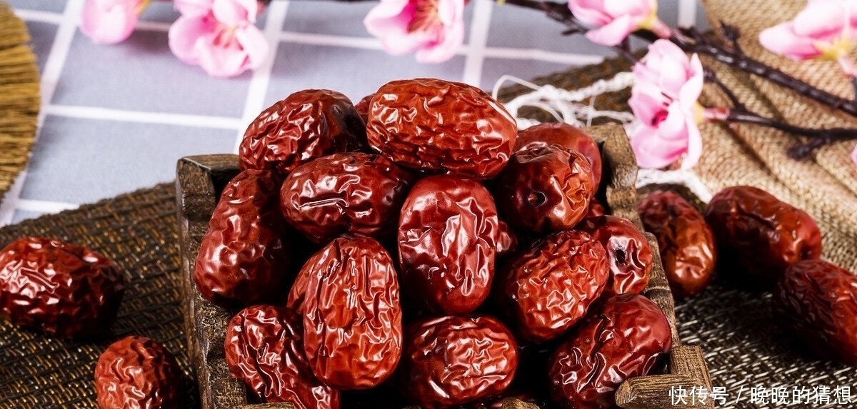 买红枣时不是越亮越好,3个挑选小技巧,买到的枣子香甜无硫磺