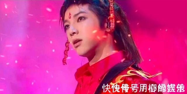 cospl小学生、初中生、大学生和成人分别cos哪吒,哪个版本更传神