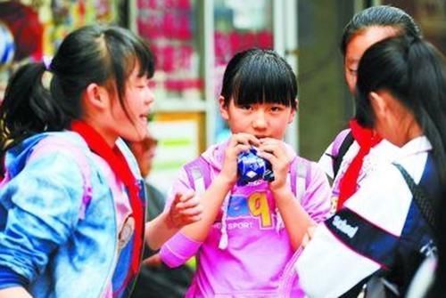 财商|“妈妈，能给我十块钱吗？”两位妈妈的不同处置，决定孩子的财商