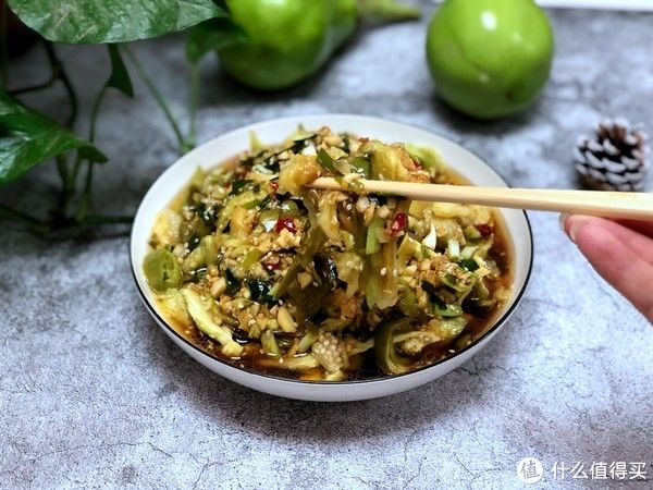 青皮|入秋后，青皮茄子这样吃，不炒不炖，清爽下饭，比大鱼大肉还过瘾