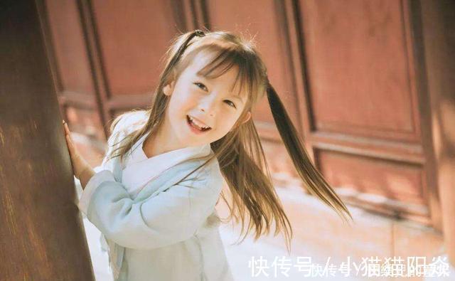 疏忽大意|情商低的孩子大多会有这5个表现,父母别疏忽大意,会害了孩子