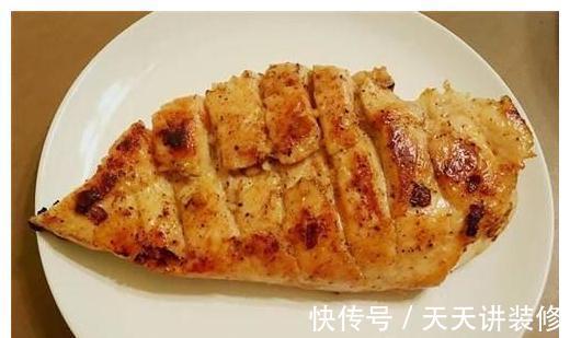 自从学会鸡胸肉这个做法,连烧烤买得少,焦香细嫩,好吃不胖
