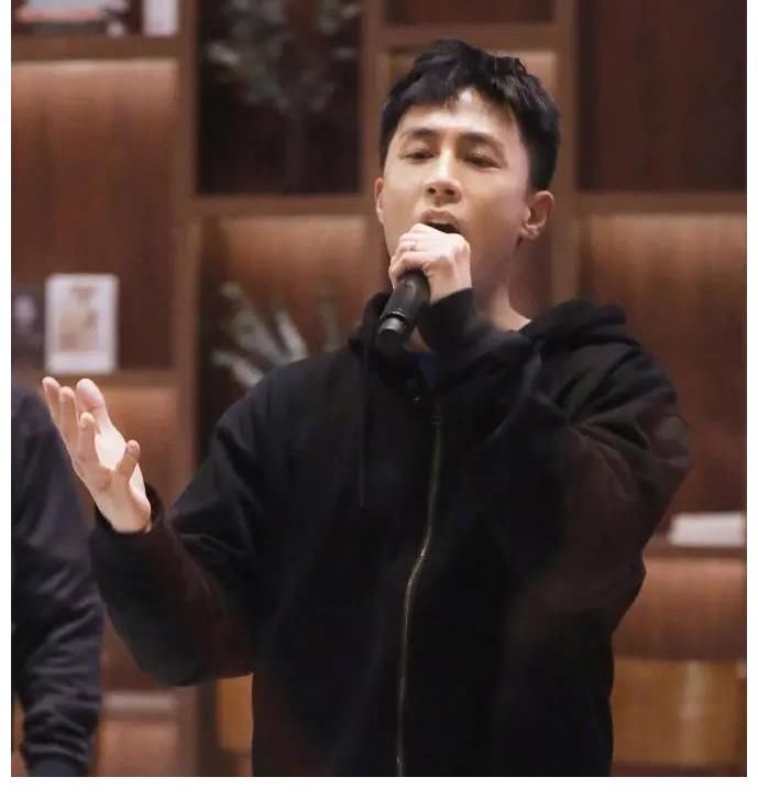 综艺|印小天，参加了《追光吧哥哥》舞蹈怎么也没有得到任何改变？