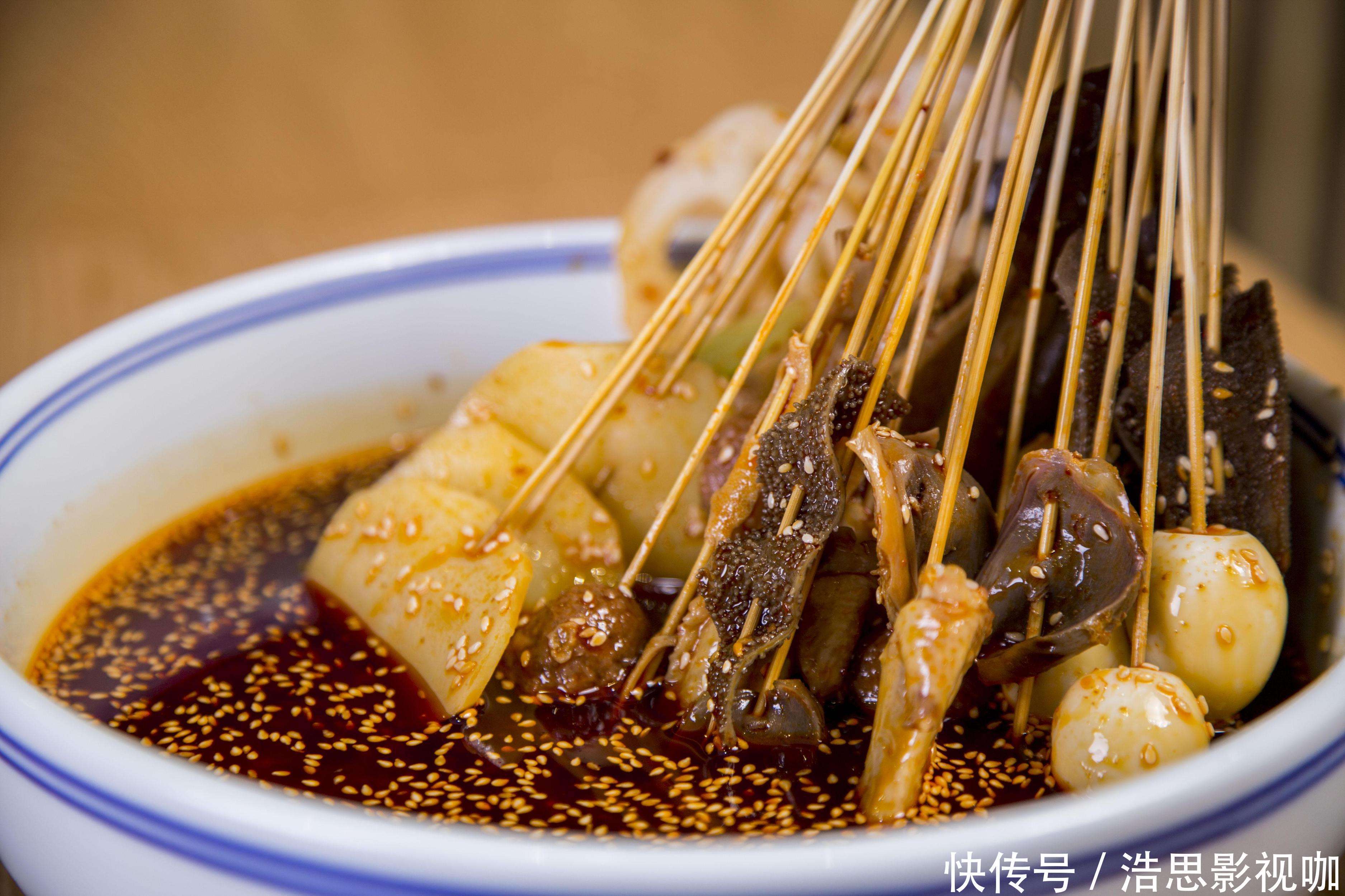 想吃火锅但又担心大汗淋漓家庭版钵钵鸡蔬菜和肉都有,麻辣开胃