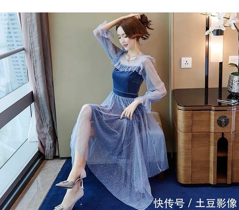 连衣裙:浪漫的网纱设计,走路时都自带性感的仙女气息