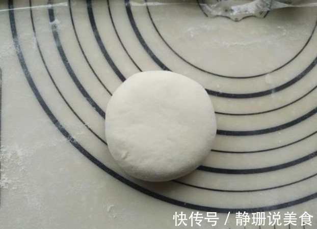30年大厨教你做馅饼,外皮酥脆,馅料多汁,连吃5个都没问题!