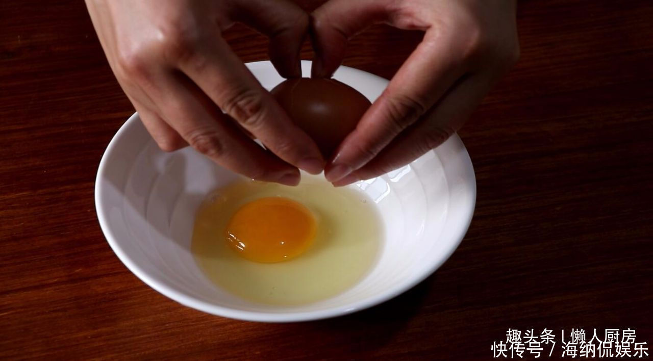 想吃蛋糕不用买,教你酸奶蛋糕的简单做法,无水无油,还不用烤