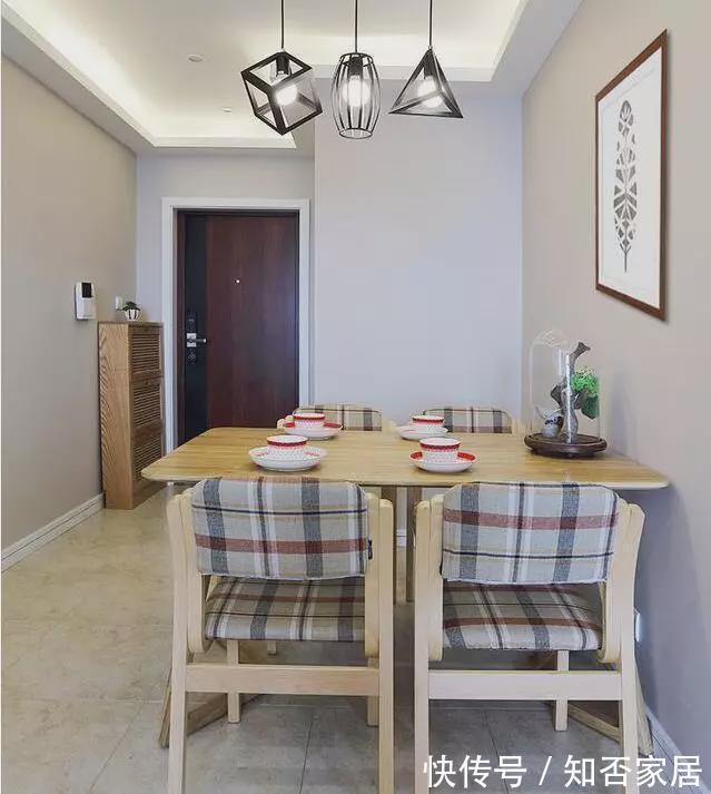 客厅|把阳台推拉门拆了,只用窗帘做装饰,没想到大家都说更好看