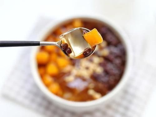 美食|我们国人“吃到腻”的美食,在外国却成为奢侈品,起名雨滴蛋糕