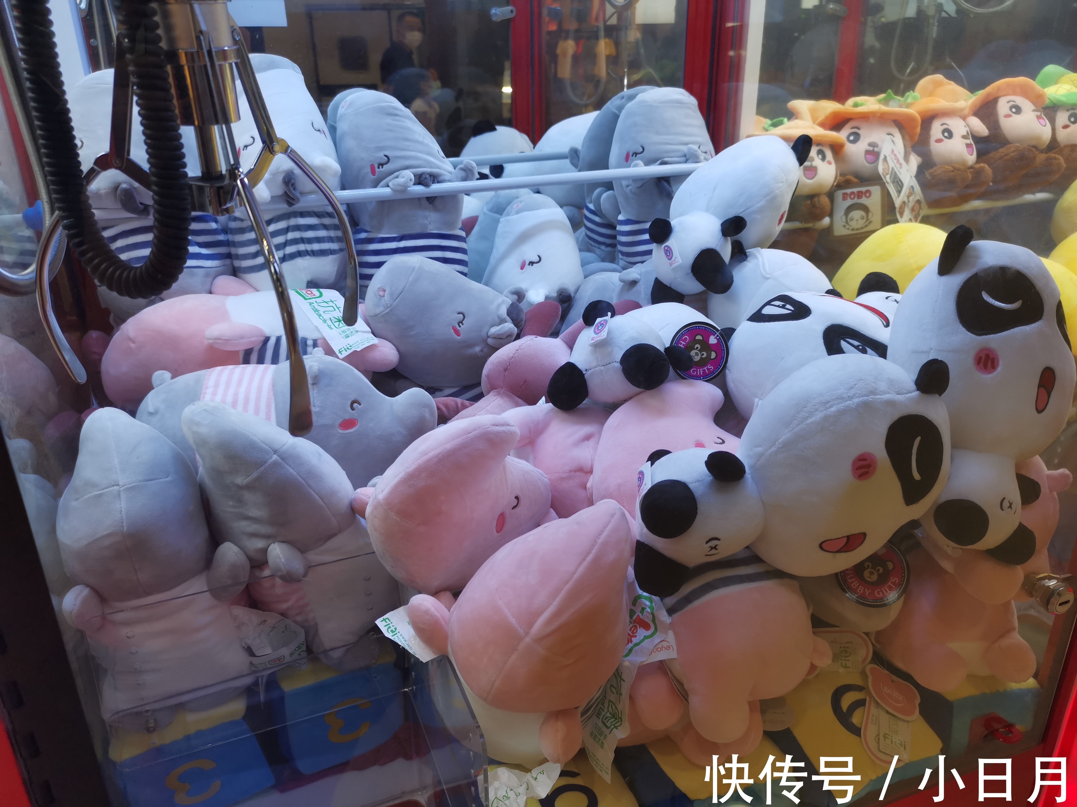 夹子|夹公仔要用什么方法技巧，用手机夹娃娃简单吗