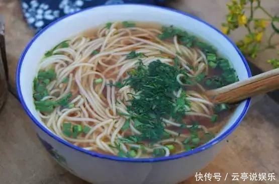 教大家一个味道鲜美的早餐面,只需5分钟,好吃到停不下来