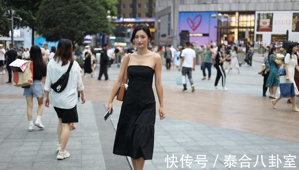 发挥性 衣品不够好,就选吊带连衣裙,轻松解决穿搭问题!