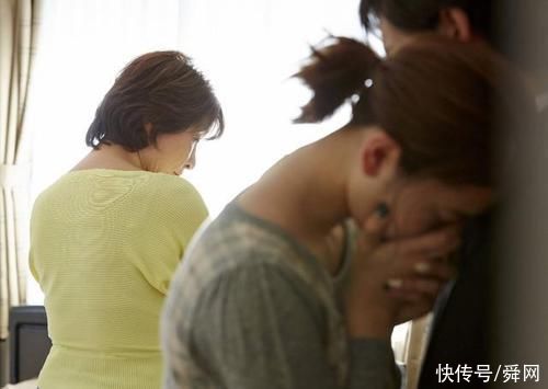 孩子|6岁女儿忽然问:“奶奶为什么不到桌上吃饭”，妈妈的回答让老人泪目