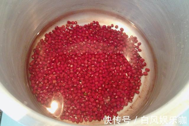 元气满满|1碗红豆，2根山药，教你红豆山药糕，软糯香甜，天冷常吃身体好