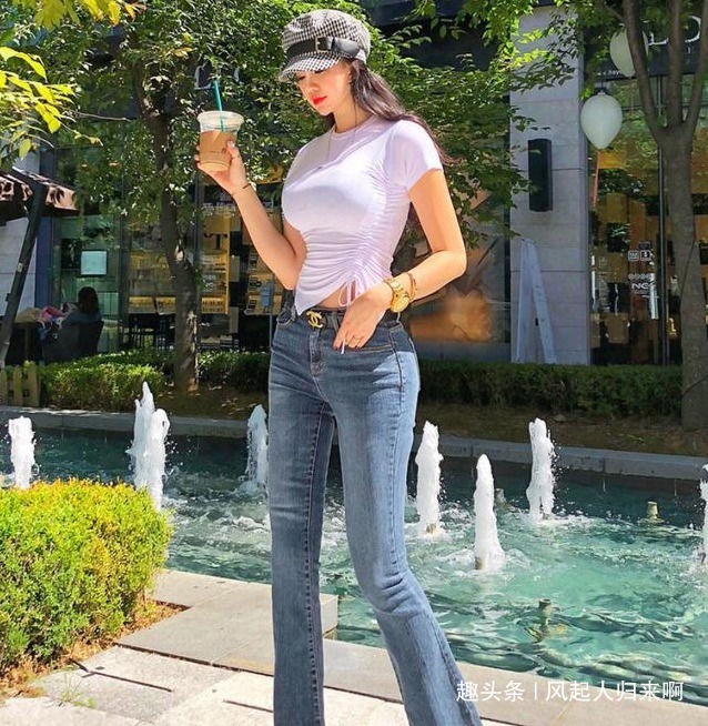 时尚 牛仔裤充满女神气质，彰显温暖靓丽的着装