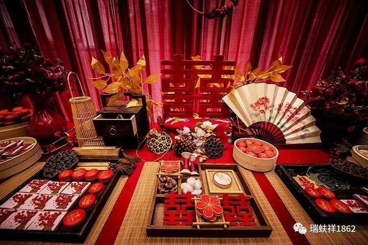 高级定制中式婚服,让您成为全场最美的新娘!